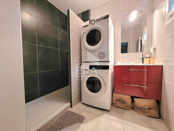 PAU  - LOCATION MEUBLEE - Merveilleux T3 de 81 m², traversant, avec balcon, terrasse et parking.