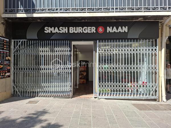 OPPORTUNITÉ À SAISIR !

Fonds de Commerce - Restauration rapide au coeur de PERPIGNAN.

Cet etablissement de restauration rapide sur place, en livraison et à emporter (tacos, burger, naan, crousty...) est idéalement situé dans les rues commerçantes et dynamique de PERPIGNAN. Avec une forte demande midi et soir et une activité tout au long de l'année, ce concept saura vous séduire.

Le restaurant d'une supérficie de 50m2 propose un espace de vente et préparation entièrement équipé, d'une salle de repas, d'une cuisine et d'un placard. 
Il offre également une entrée et des WC PMR.
Possibilité de 2 terrasses : En face et sur le côté du restaurant.
Équipement matériel complet .

Une affaire clé en mains. Vous pouvez démarrer dès maintenant !

Idéal pour professionnel de la restauration avec une activité dans un secteur dynamique et à forte fréquentation.