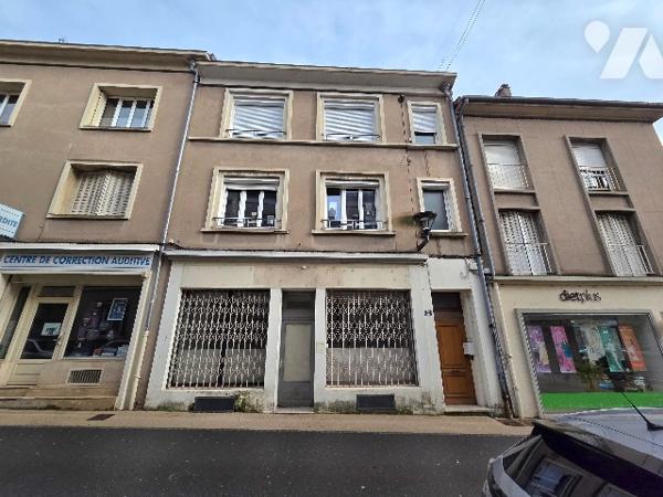 Immeuble à vendre, en exclusivité, TOUL - Centre ville, proche des commerces.