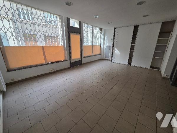 Immeuble à vendre, en exclusivité, TOUL - Centre ville, proche des commerces.