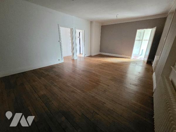 Immeuble à vendre, en exclusivité, TOUL - Centre ville, proche des commerces.