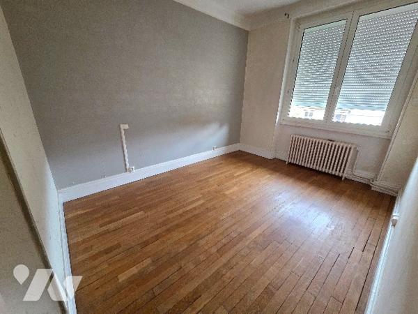 Immeuble à vendre, en exclusivité, TOUL - Centre ville, proche des commerces.