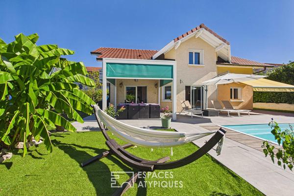 Maison aux beaux volumes avec piscine proche frontière