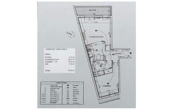 Appartement
         2 pièces
        - 54 m² Exclusivité 159 000 € *