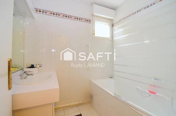 Beau 2 Pièces avec Terrasse et Garage