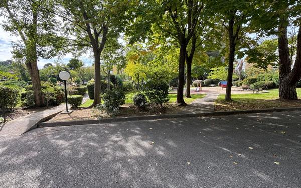 Appartement à vendre    3 pièces • 67,73 m2 Marseille 12