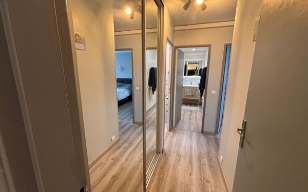 Appartement à vendre    3 pièces • 67,73 m2 Marseille 12