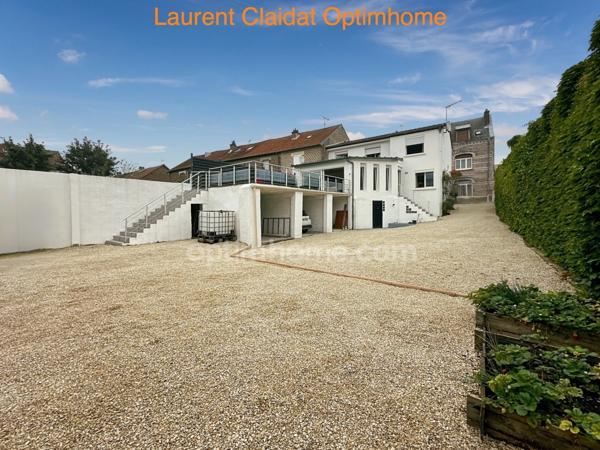 SAINT-QUENTIN – MAISON ENV.160 M2 – 3 CHAMBRES – COUR 280 M² – TERRASSE PLEIN SUD – 3 GARAGES