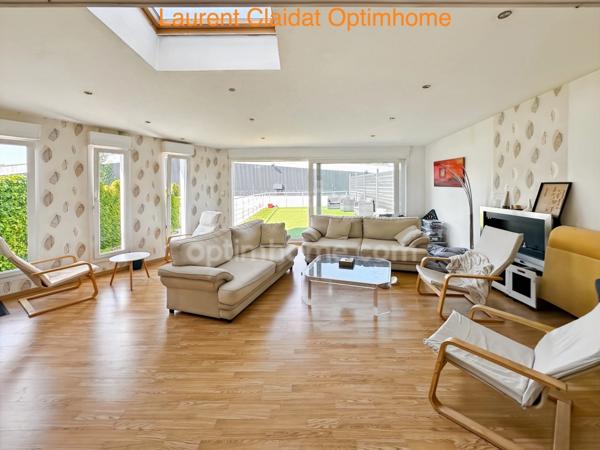 SAINT-QUENTIN – MAISON ENV.160 M2 – 3 CHAMBRES – COUR 280 M² – TERRASSE PLEIN SUD – 3 GARAGES