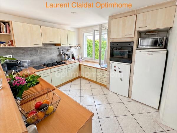 SAINT-QUENTIN – MAISON ENV.160 M2 – 3 CHAMBRES – COUR 280 M² – TERRASSE PLEIN SUD – 3 GARAGES