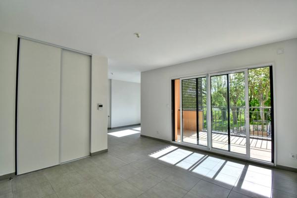 Découvrez cet appartement T4 avec balcon alliant confort, modernité et convivialité !