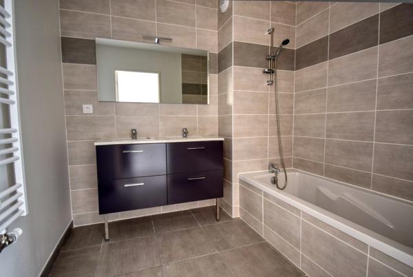 Découvrez cet appartement T4 avec balcon alliant confort, modernité et convivialité !