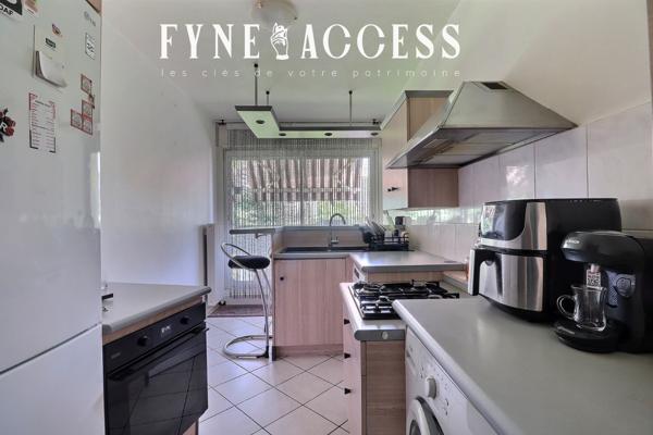 LYON 8 - SECTEUR PARILLY - T4 - BALCON - PARKING PRIVATIF - CAVE - RESIDENCE DE STANDING SÉCURISÉE - PROCHE TRAMWAY - BUS - METRO - GARE - A6 - A7 - ROCADE EST , Lyon