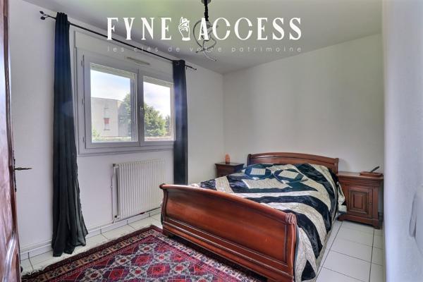 LYON 8 - SECTEUR PARILLY - T4 - BALCON - PARKING PRIVATIF - CAVE - RESIDENCE DE STANDING SÉCURISÉE - PROCHE TRAMWAY - BUS - METRO - GARE - A6 - A7 - ROCADE EST , Lyon