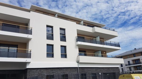 SUPERBE F2 AVEC GRAND BALCON