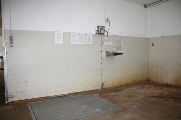 Dpt Tarn (81), à vendre LACAUNE Local industriel