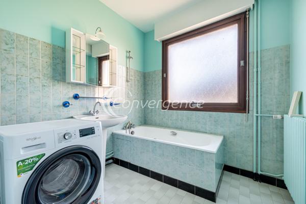 Appartement
                                                                                                                                                                                                                                                                                                                        4 pièce(s)                                                                                                                                                                                                          3 chambre(s)                                                                                                                                                                                                          110.25  m²