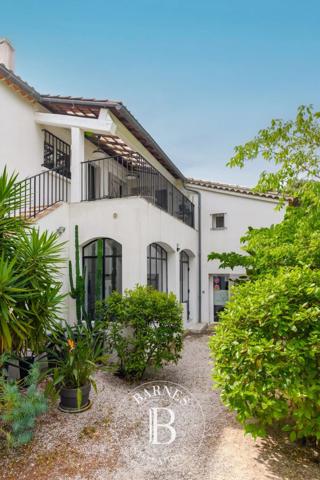 Sanary-sur-Mer, Maison 5 Chambres -  296 m² à vendre