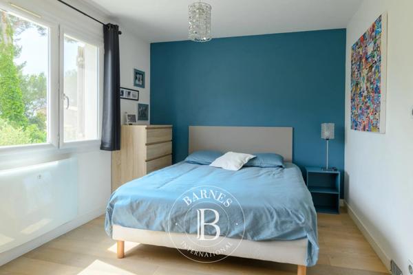 Sanary-sur-Mer, Maison 5 Chambres -  296 m² à vendre