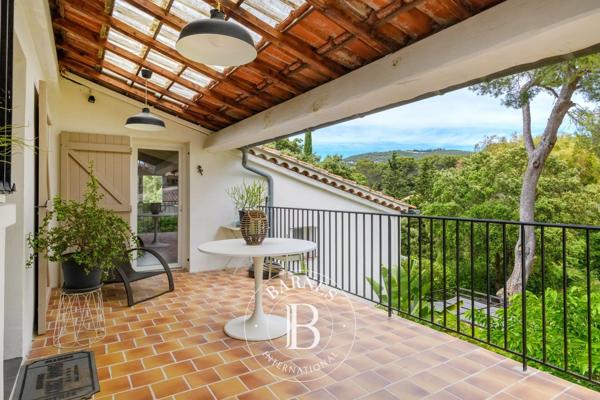 Sanary-sur-Mer, Maison 5 Chambres -  296 m² à vendre