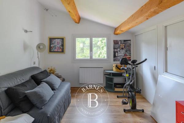 Sanary-sur-Mer, Maison 5 Chambres -  296 m² à vendre