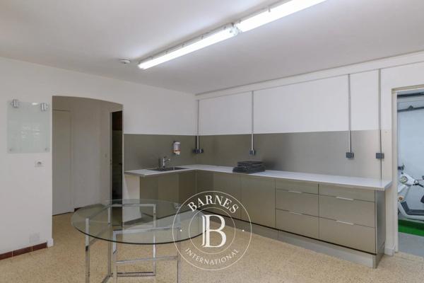 Sanary-sur-Mer, Maison 5 Chambres -  296 m² à vendre