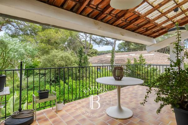Sanary-sur-Mer, Maison 5 Chambres -  296 m² à vendre