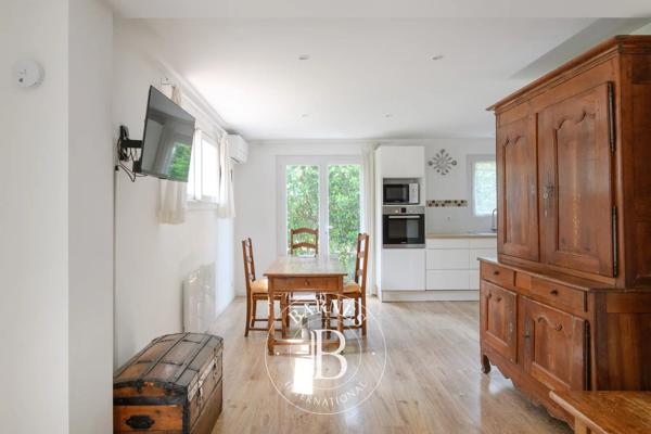 Sanary-sur-Mer, Maison 5 Chambres -  296 m² à vendre
