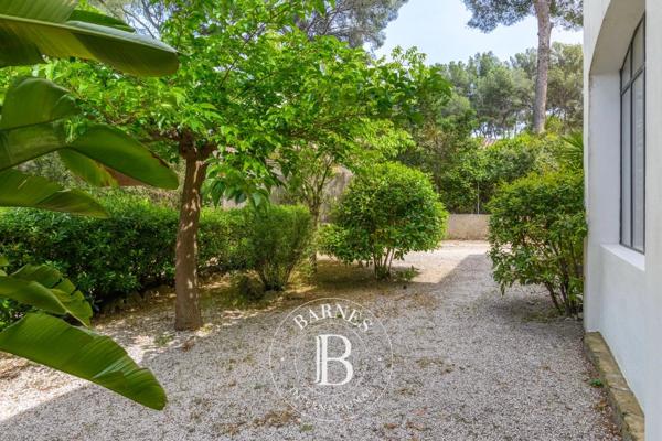 Sanary-sur-Mer, Maison 5 Chambres -  296 m² à vendre
