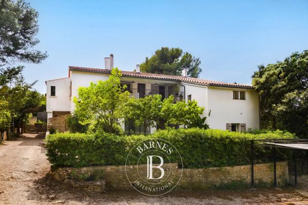 Sanary-sur-Mer, Maison 5 Chambres -  296 m² à vendre
