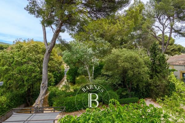 Sanary-sur-Mer, Maison 5 Chambres -  296 m² à vendre