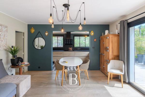 Sanary-sur-Mer, Maison 5 Chambres -  296 m² à vendre