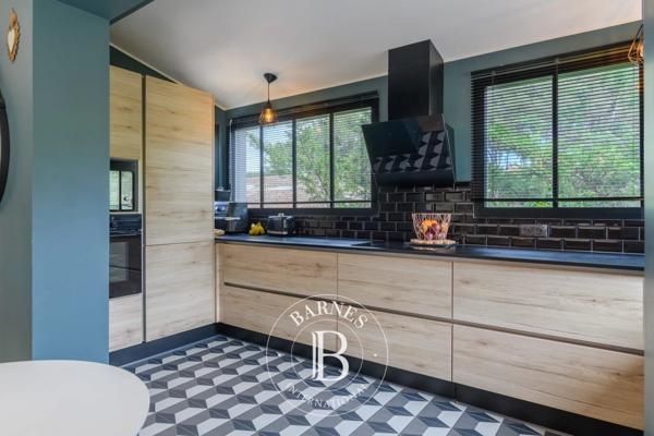 Sanary-sur-Mer, Maison 5 Chambres -  296 m² à vendre