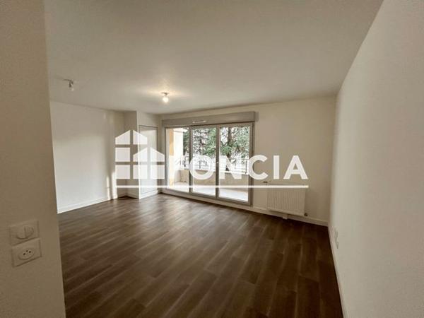 Location Appartement 2 pièces 45.3 m² - 17 RUE JEAN RICHARD BLOCH Poitiers 86000