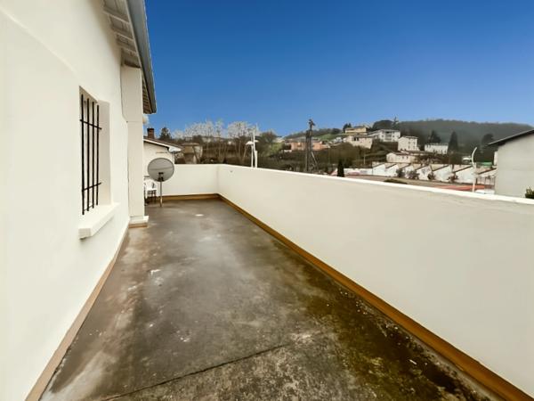 OPPORTUNITÉ INVESTISSEMENT – IMMEUBLE DE RAPPORT À 5 MINUTES DE VIENNE Vienne (38200)