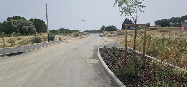 BEAU TERRAIN DE 451 M² A BÂTIR DE 451 M²