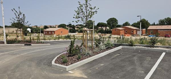 BEAU TERRAIN DE 451 M² A BÂTIR DE 451 M²