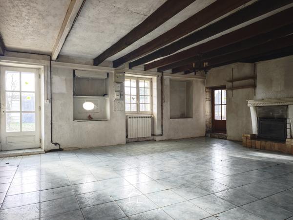 MAISON EN PIERRES Chey (79120)
