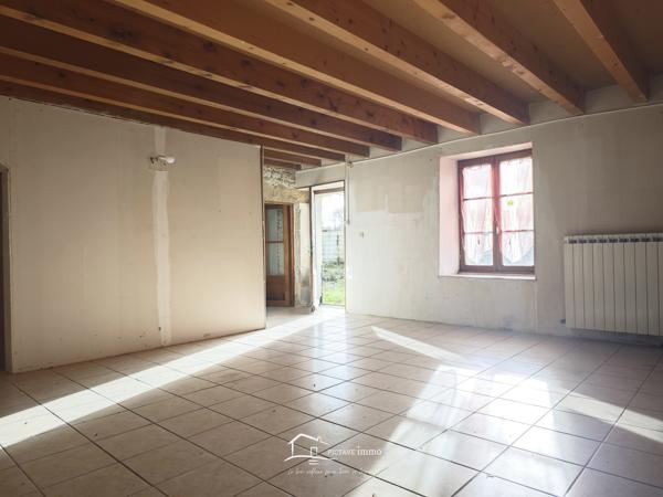 MAISON EN PIERRES Chey (79120)