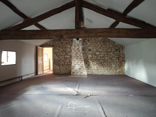 MAISON EN PIERRES Chey (79120)