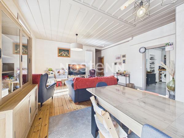 Aurillac, proche rue des Carmes, à Vendre Immeuble 4 appartements, avec garage et jardin.