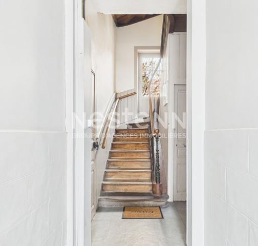 Aurillac, proche rue des Carmes, à Vendre Immeuble 4 appartements, avec garage et jardin.