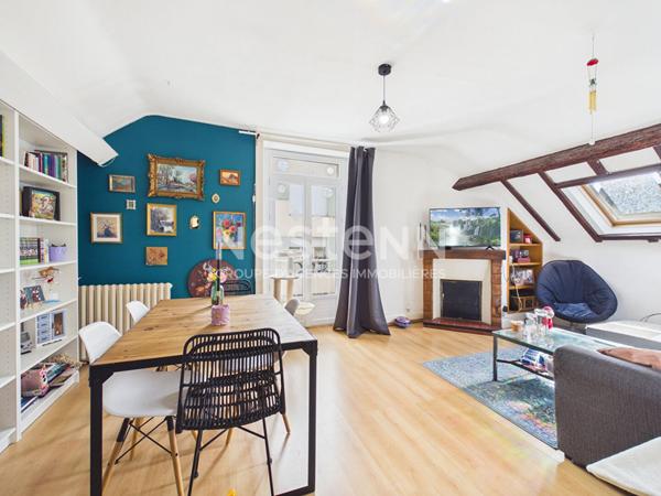 Aurillac, proche rue des Carmes, à Vendre Immeuble 4 appartements, avec garage et jardin.