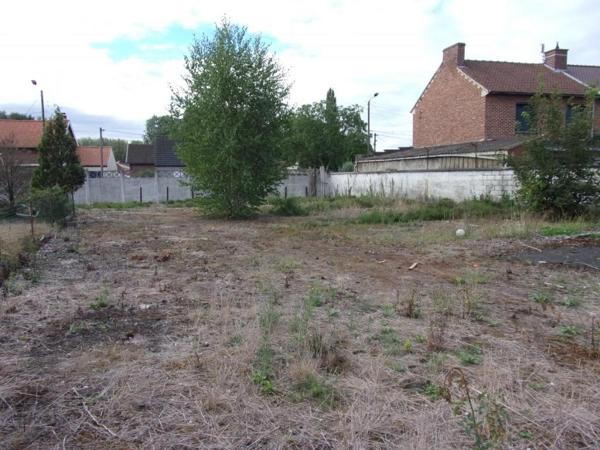 Terrain à bâtir - 622 m² - 15.8 m de façade