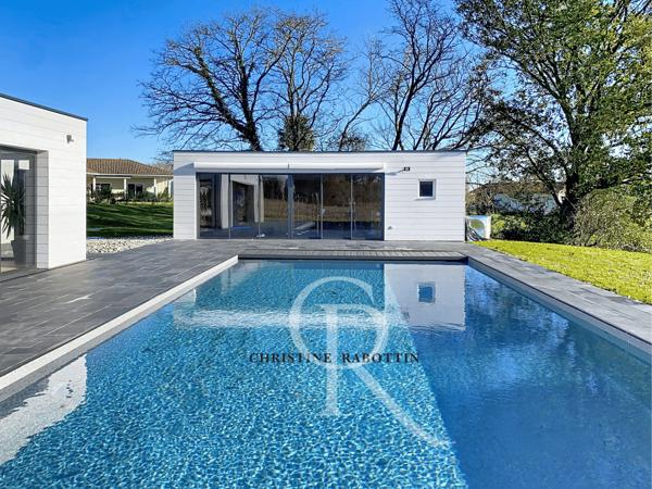 Bayonne (64100) Maison contemporaine avec 4 chambres et piscine, vue sur les montagnes proche de Bayonne