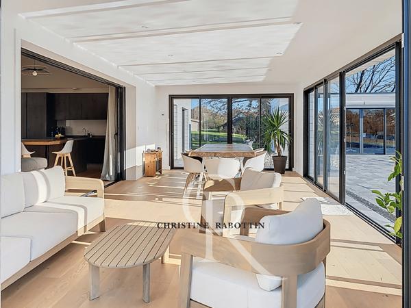 Bayonne (64100) Maison contemporaine avec 4 chambres et piscine, vue sur les montagnes proche de Bayonne