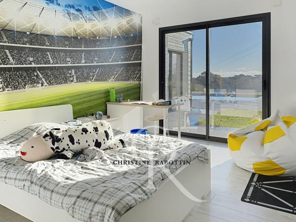 Bayonne (64100) Maison contemporaine avec 4 chambres et piscine, vue sur les montagnes proche de Bayonne