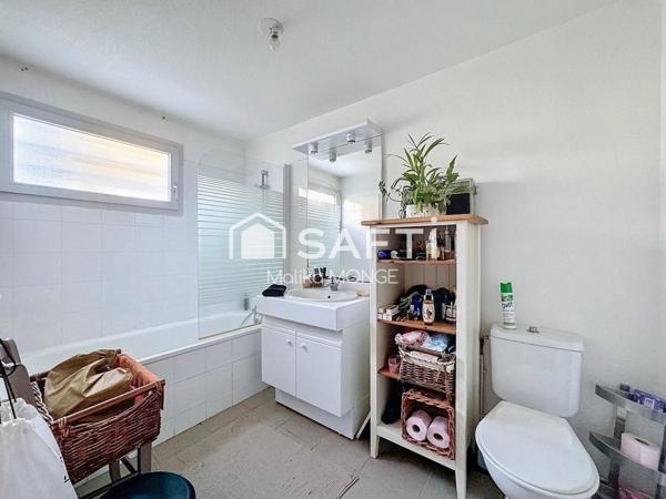 Faibles charges de copropriété, résidence calme.