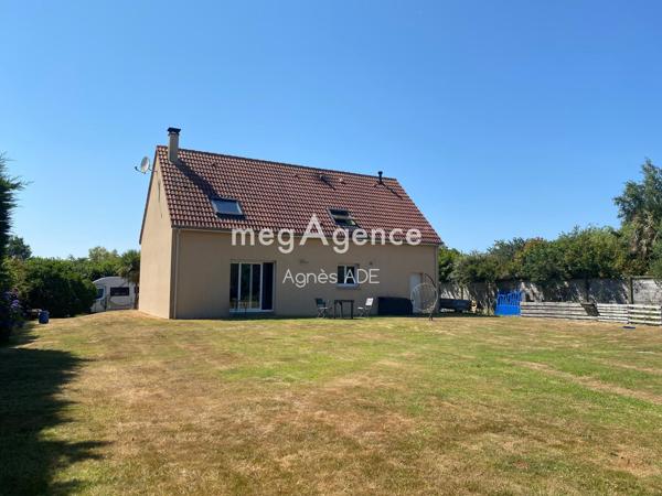 Maison à HELLEVILLE, 50340 - 4 pièces 102m²