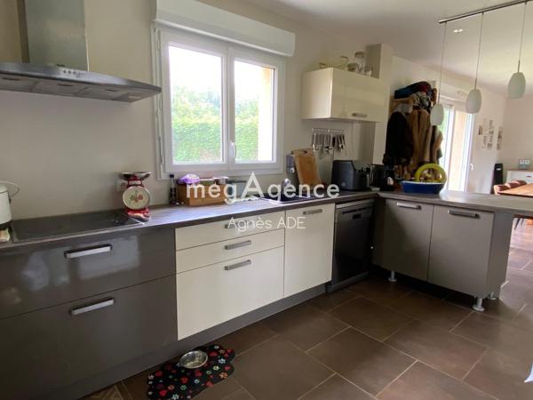 Maison à HELLEVILLE, 50340 - 4 pièces 102m²